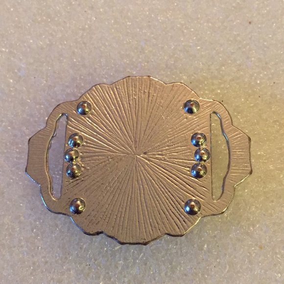 Vintage lucite cameo pendent - Picture 2 of 4